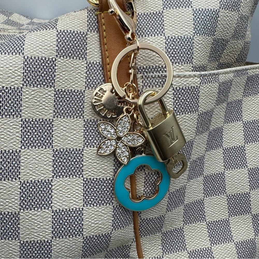 Authentic Louis Vuitton Lock and Key on Unbranded Bag Charm Key Chain Teal Gold - Picture 4 of 4